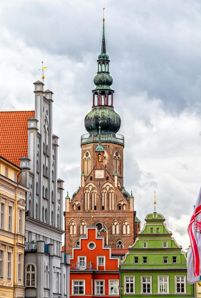 Historische Altstadt von Greifswald mit Blick auf den Dom St. Nikolai